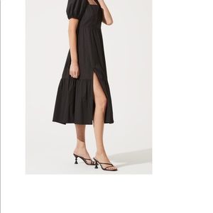 ASTR Poplin puff sleeve tiered off shoulder mini dress - black